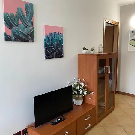 Vanti Al Garda شقة